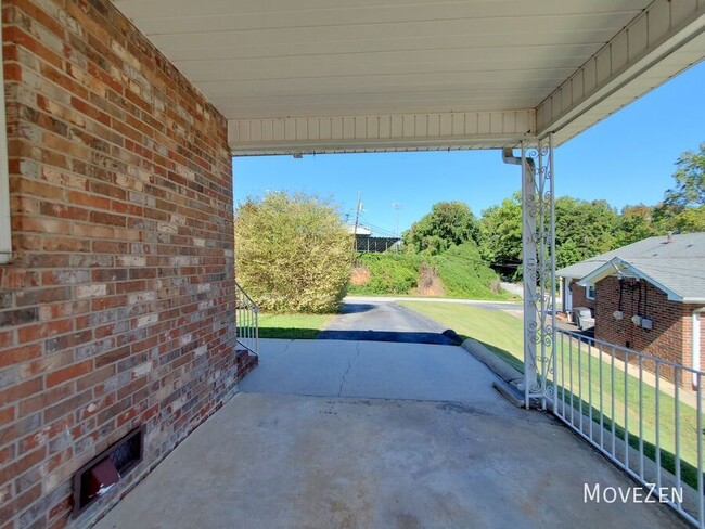 Building Photo - 3 Balfer Ct