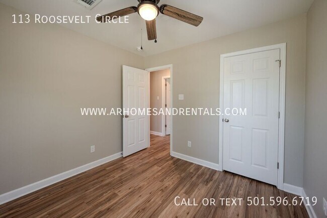 Building Photo - 113 Roosevelt Cir