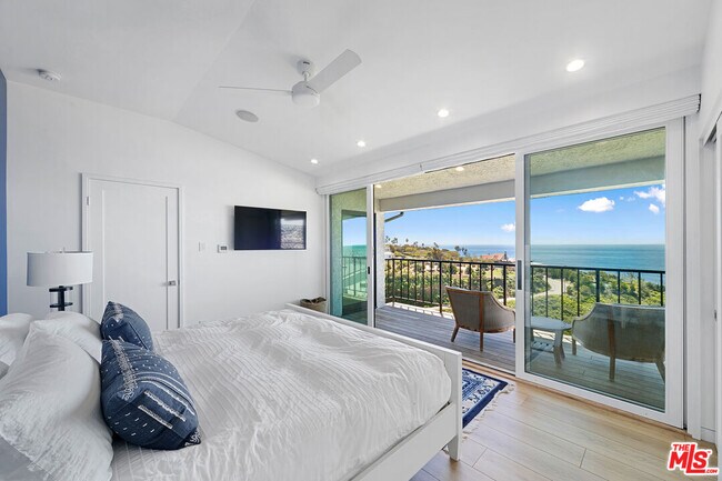 Building Photo - 6817 Seawatch Ln