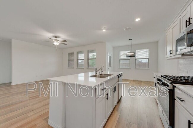 Building Photo - 3208 Appleton St