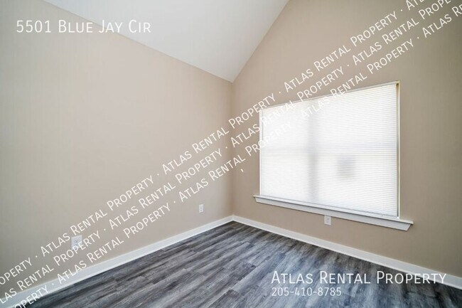Building Photo - 5501 Blue Jay Cir