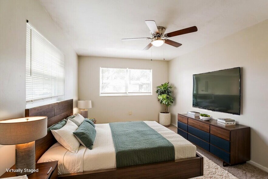 Building Photo - 6885 NW 27th Ct