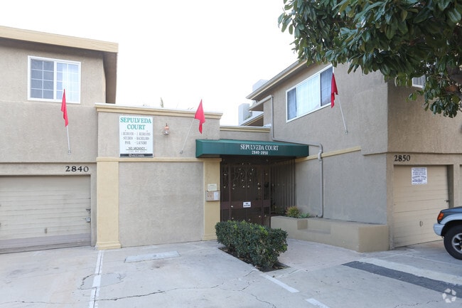 2840 S Sepulveda Blvd - Sepulveda Court