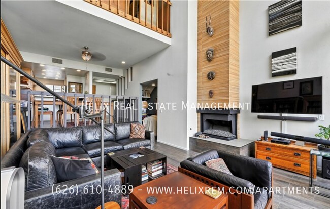 Building Photo - 7322 Marina Pacifica Dr N