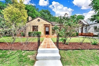 Building Photo - 608 W Hopkins St