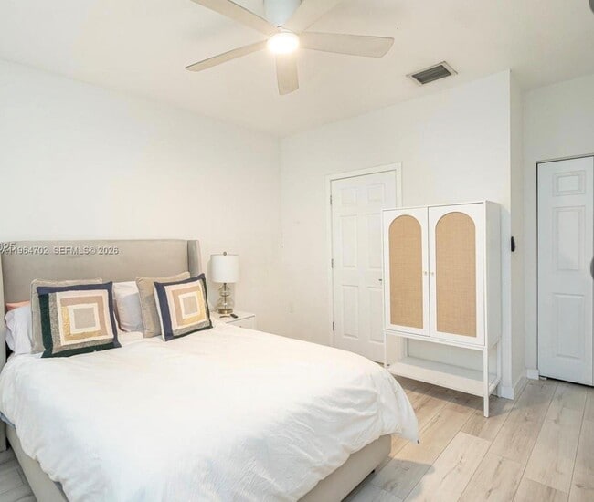 Building Photo - 8760 NW 97th Ave