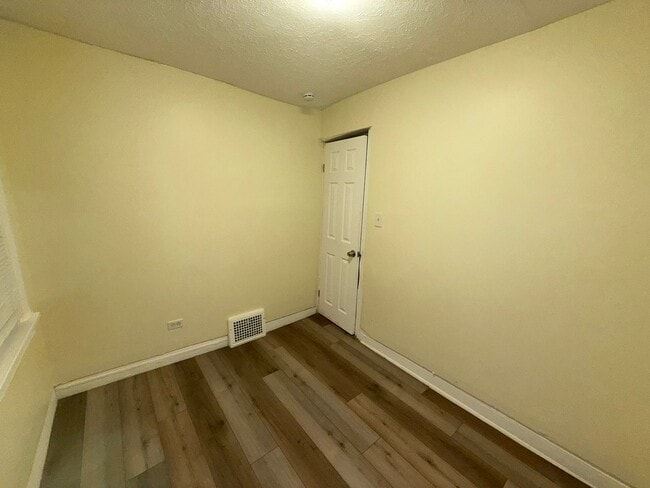 Building Photo - *Friendly Road, LLC 3404-3406 Walton Ave