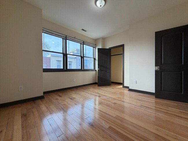 Building Photo - 1911 N Gratz St