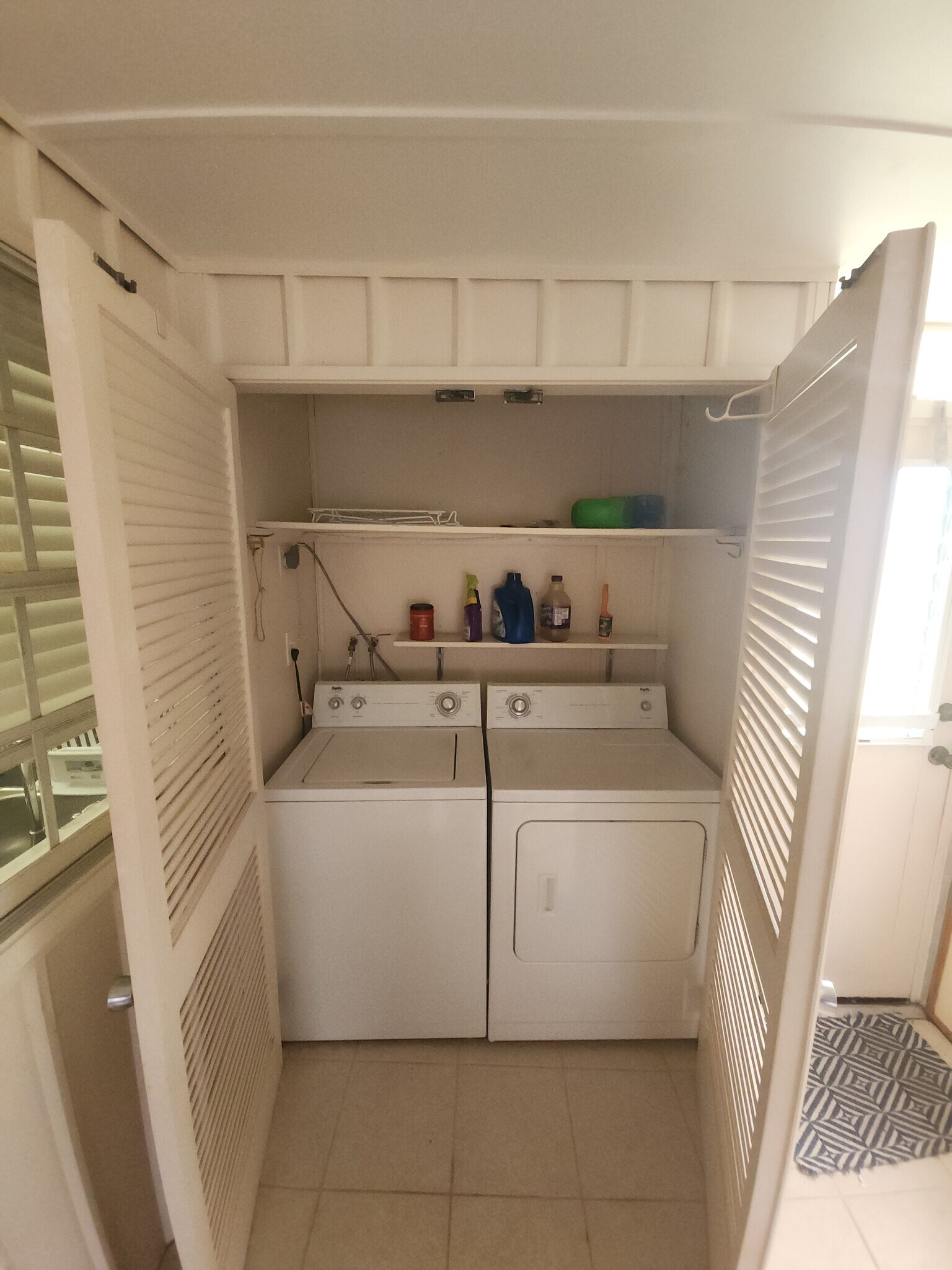 Building Photo - 4158 Tamiami Trl
