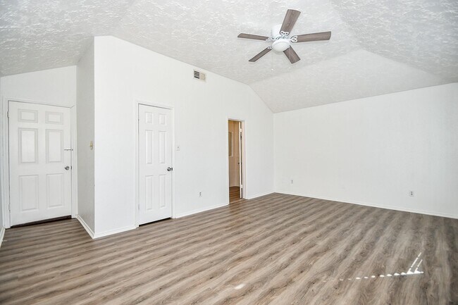Building Photo - 12311 Grove Meadow Dr