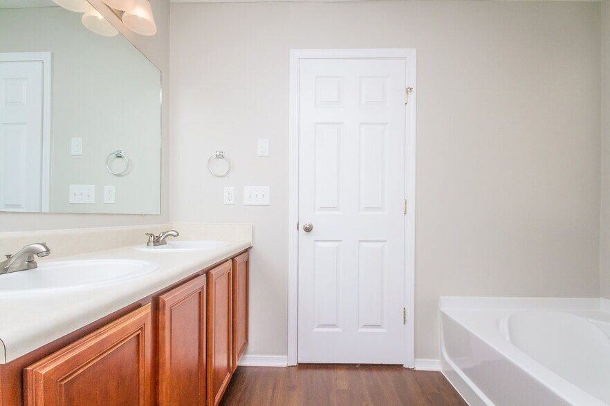 Building Photo - 5328 Skip Jack Dr