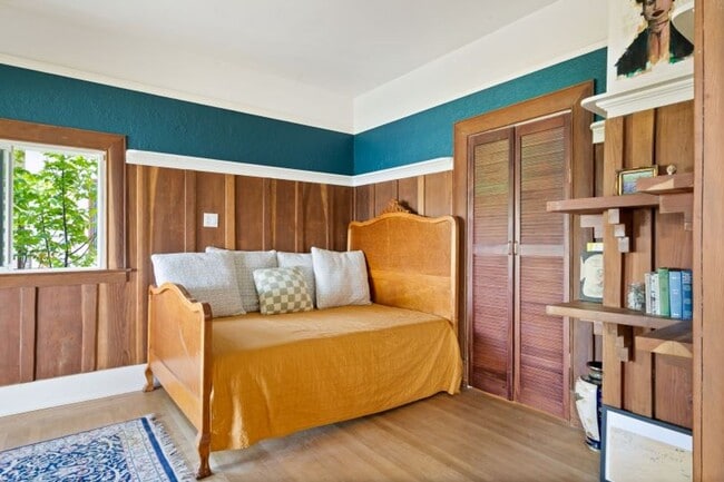 Building Photo - Sun-Filled Furnished Sausalito Home with Sweeping Bay Views