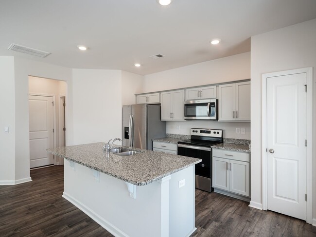 Building Photo - 3 Bed 2.5 Bath Townhome, END UNIT WITH PRIVATE BACKYARD! PRICE REDUCTION!