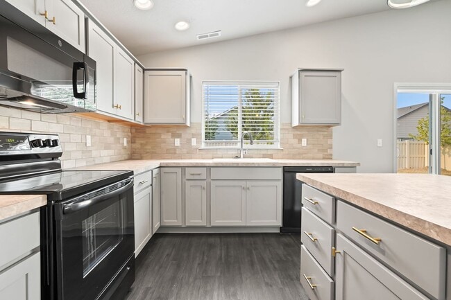 Building Photo - Gorgeous Single Level 4bd/2ba Kuna Home