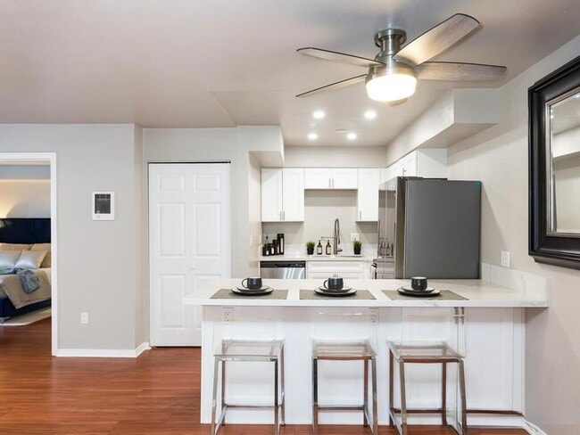 Primary Photo - Spacious 2 BD/2BA, condo available for rent now in SDSU Area!