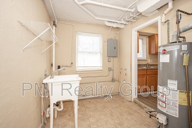 Building Photo - 645 Babbitt Rd