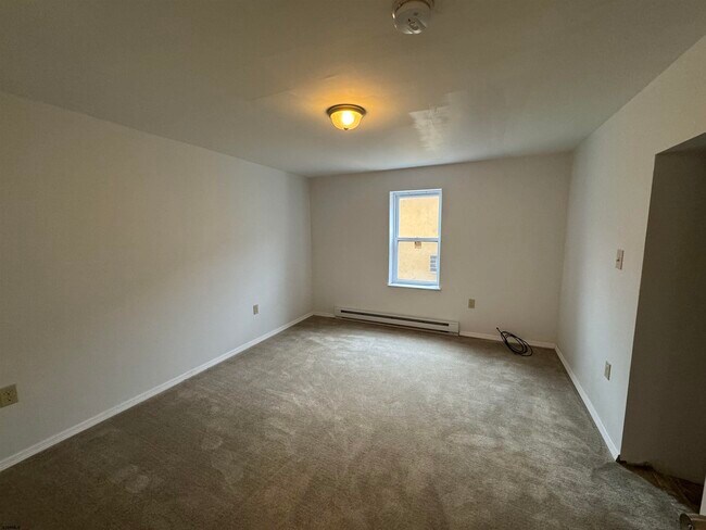 Building Photo - 2312 Arctic Ave