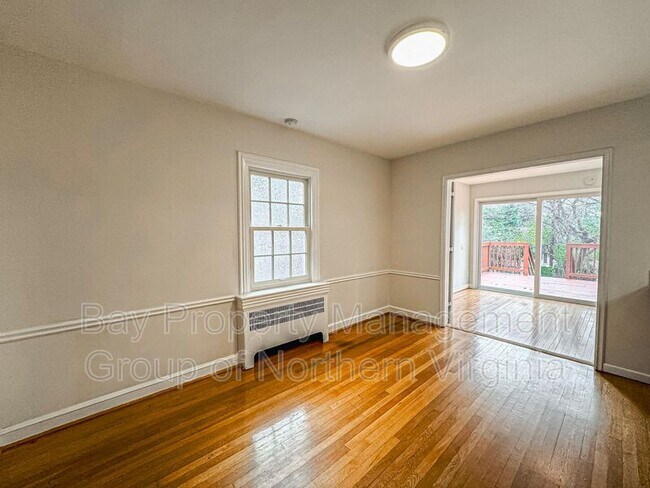 Building Photo - 4412 Volta Pl NW