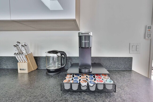 Building Photo - 5019 Hawley Blvd