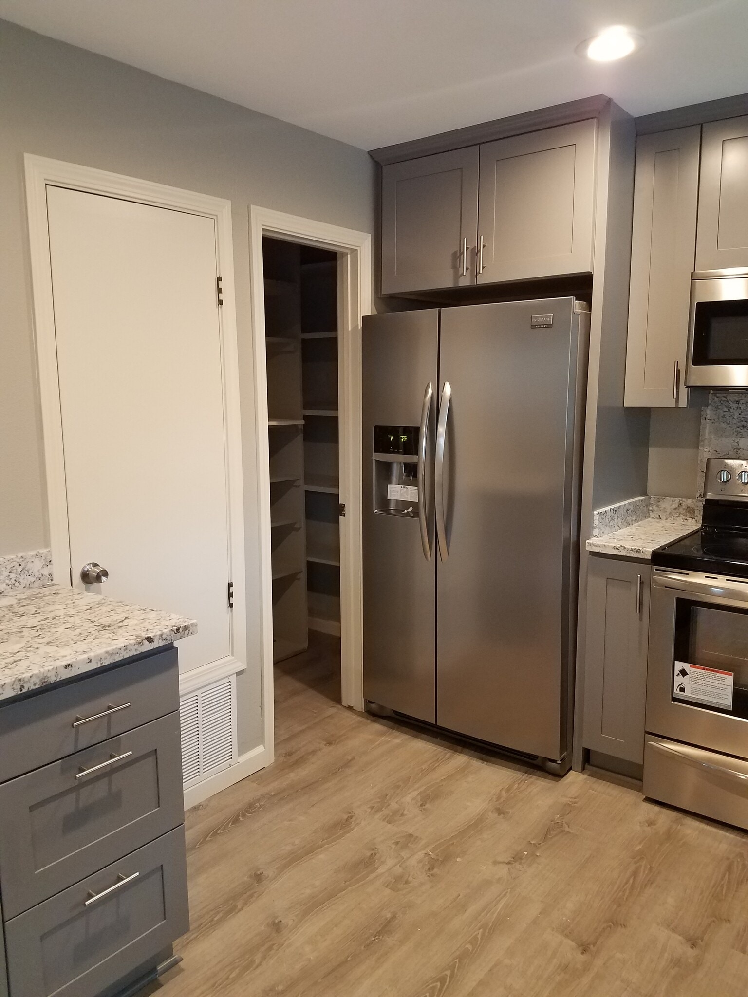 Building Photo - 2464 Beaufort Dr