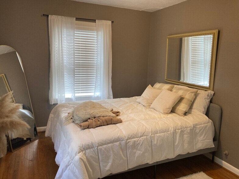 Bedroom - 4710 Mt Vernon St