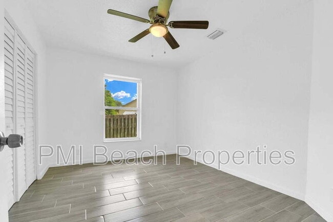Building Photo - 13729 Yarmouth Dr