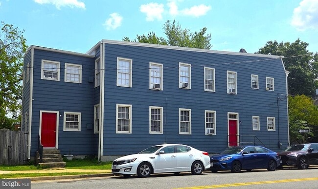 Building Photo - 301 N West St