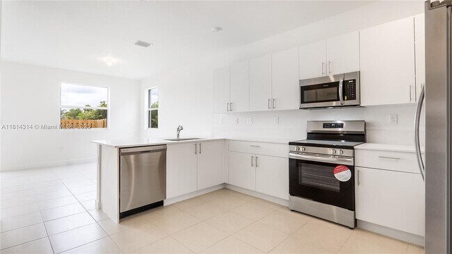 Building Photo - 17872 SW 359th Ter