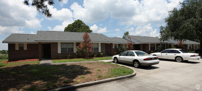 Primary Photo - Countryside Apartments