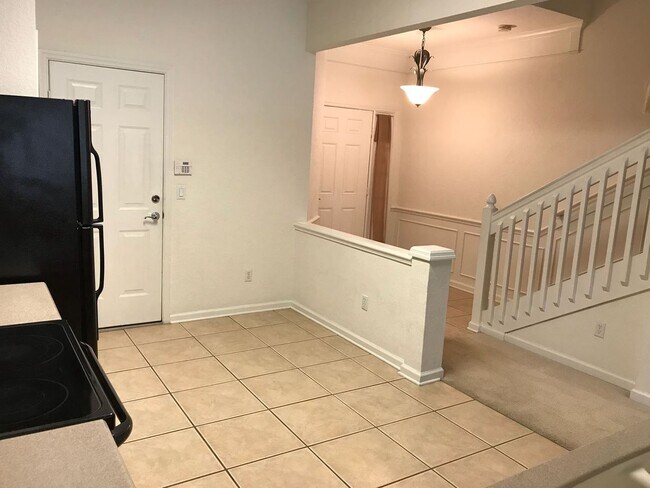 Building Photo - Beautiful 2 bed 2 bath Townhome in Gated Community