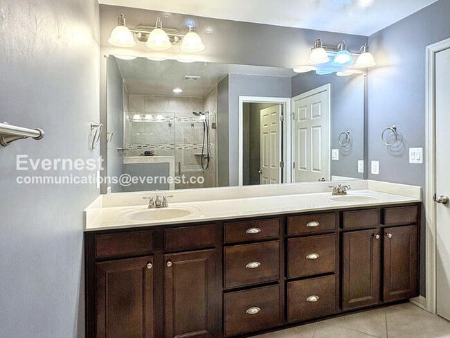 Building Photo - 8134 Villaggio Dr