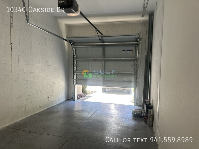 Building Photo - 10340 Oakside Dr