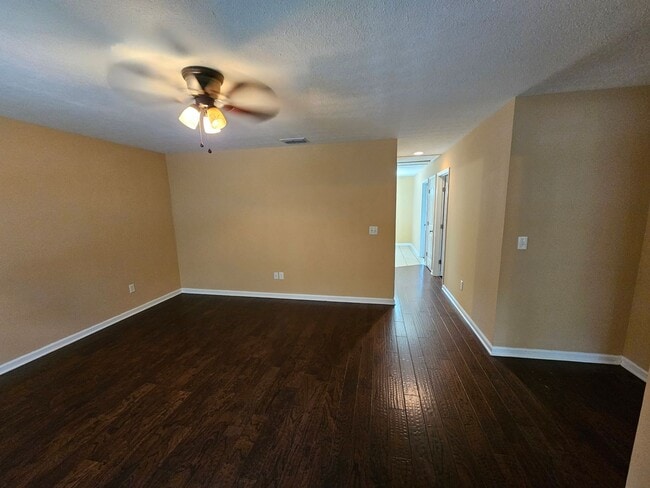 Building Photo - COMING SOON....Beautiful Home near Historic Downtown Tullahoma!