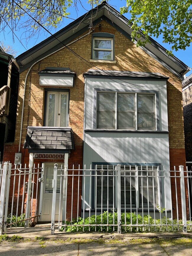 Primary Photo - 2116 W Shakespeare Ave