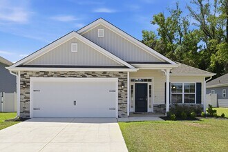 Building Photo - Welcome to Richlands!