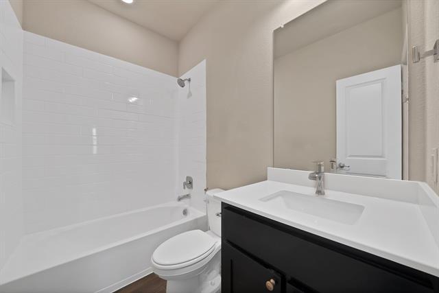 Building Photo - 2003 Oleander St