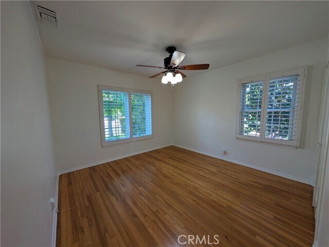 Building Photo - 582 N Sunnyslope Ave