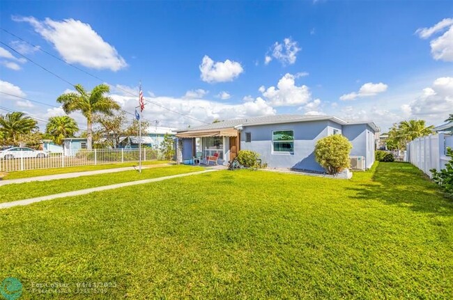 Building Photo - 1201 Avocado Isle
