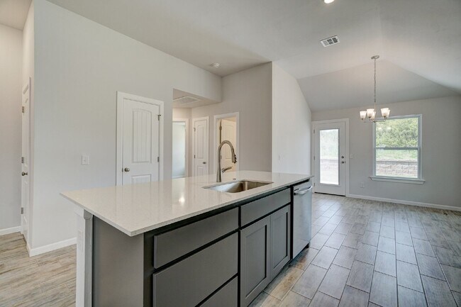 Building Photo - Edmond Home