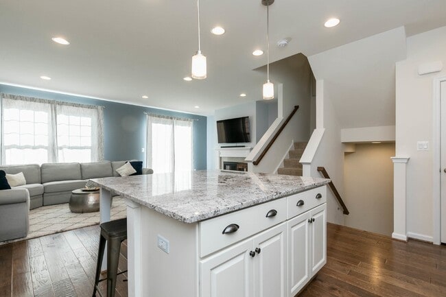 Building Photo - Luxurious 4-Bedroom Townhouse with 2 Car Garage in Manassas!