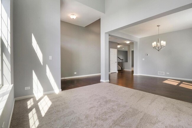 Building Photo - 643 Seneca St