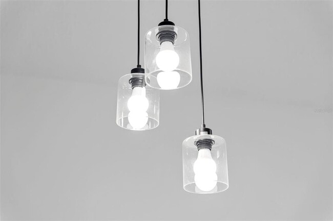 Building Photo - 2211 SW 153rd Pl Rd