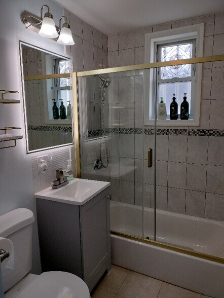 Building Photo - 56 Park Vale Ave