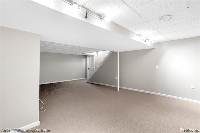 Building Photo - 241 Lottie St