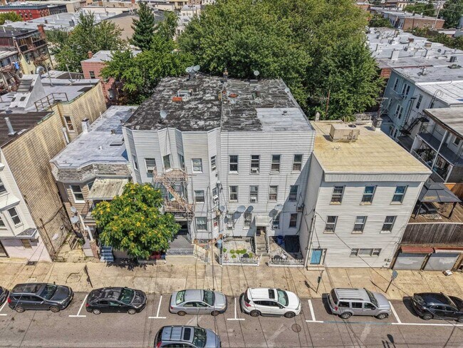 Building Photo - 414 Monastery Pl