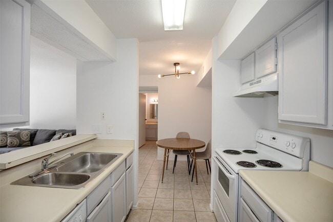 Building Photo - 18511 Egret Bay Blvd