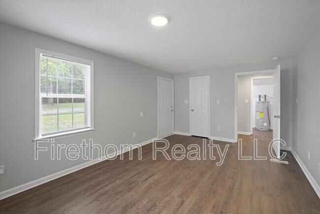 Building Photo - 2140 Veterans Dr