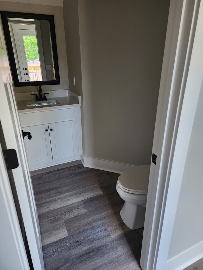 Building Photo - 717 Perrigan Ln