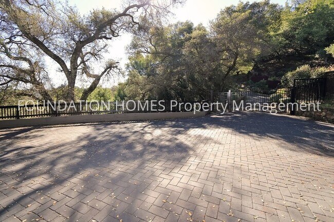 Building Photo - 62 Miwok Dr