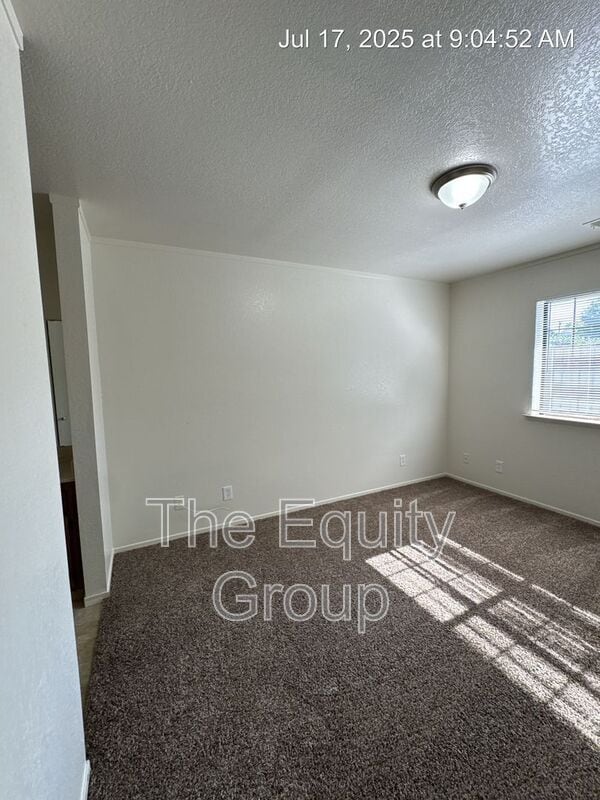 Building Photo - 722 S Linwood St